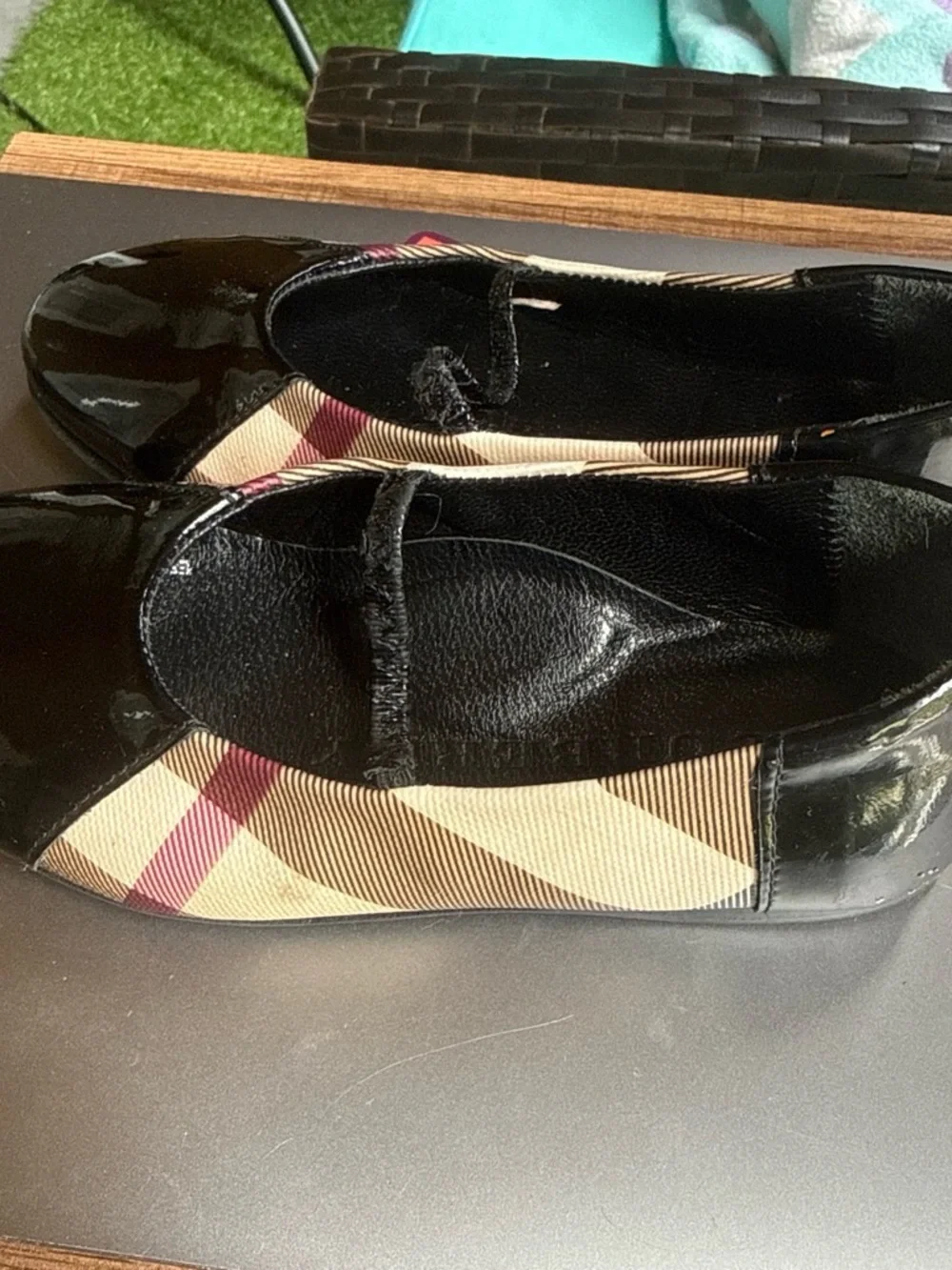 Burberry glossy black